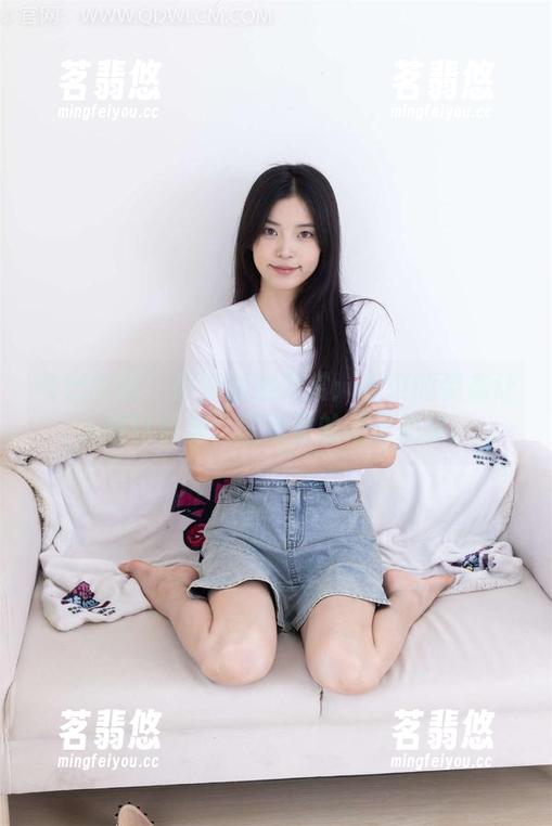 物恋传媒 - 高清旗袍欣赏：佳琪的姿态让人难以自拔，图册里的温柔陷阱。