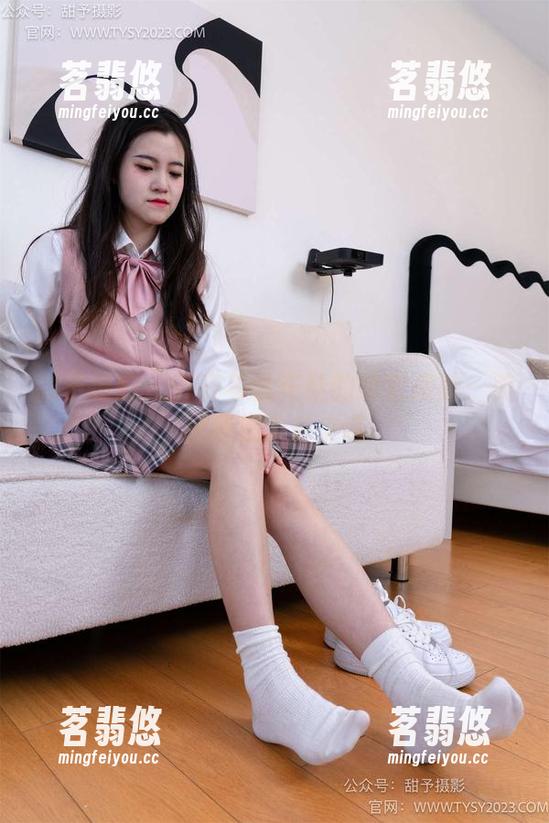 甜予摄影-齐齐 甜予摄影 - 齐齐与帆布鞋的亲密接触:美图还是未解之谜