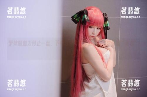 学妹的魅力何止一丝，下载白神泱的作品集，完成你的‘逆袭’计划！