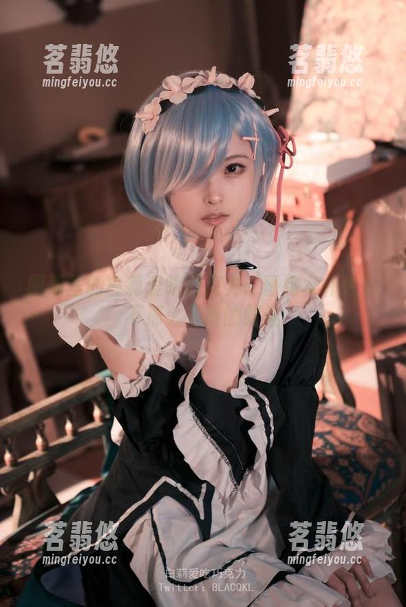 图册里的白莉爱吃巧克力：蕾姆女仆也有不那么呆萌的时候