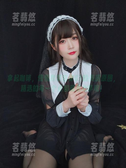 白银81 拿起咖啡,慢慢欣赏白银81的美腿原图,精选的每一个点都藏着心事呢!