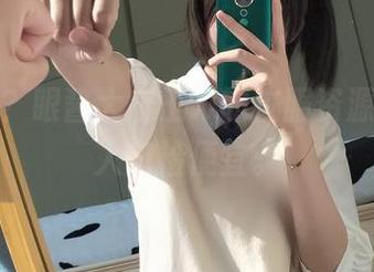 免费的？眼酱大魔王w的校服资源，真让人想捡便宜。