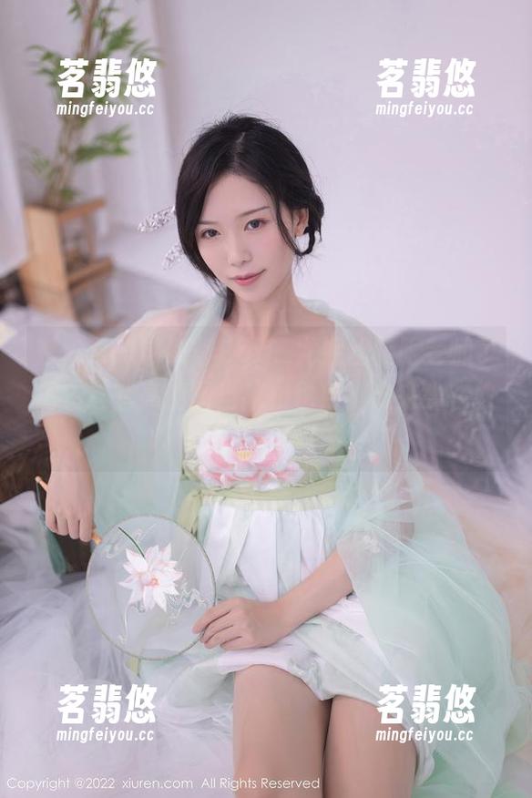 秀人网-Egg_尤妮丝 秀人网 - 该叫你Egg_尤妮丝校服老师了吧?这套高清图当教材也行,出来坐在教室里都好!