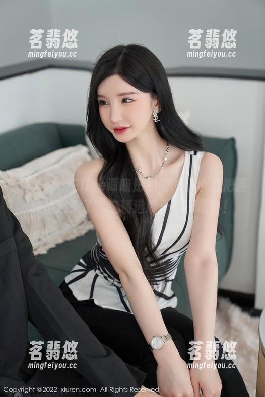 秀人网-Elise谭晓彤 秀人网 - Elise谭晓彤的图,不小心把清纯捡起来了,这精选牌子可真厉害!