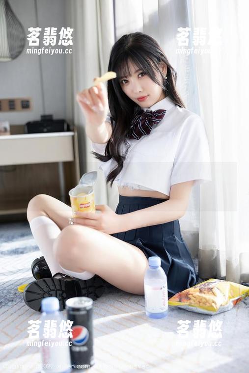秀人网-Yomi悠蜜 秀人网 - Yomi悠蜜又来了,全套美足图集,进来瞧瞧不亏哦~
