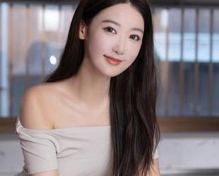 秀人网 – 不一样的校园，原图中的奶芙乔乔演绎得有些另类。
