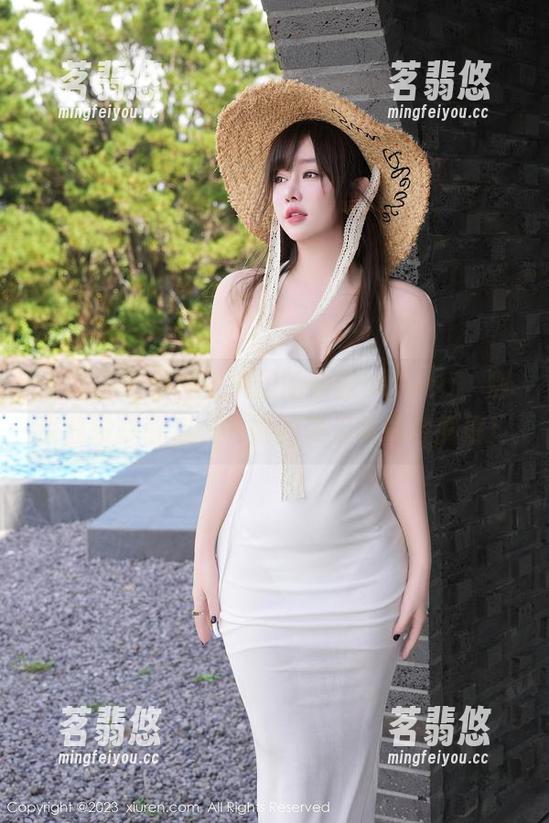 秀人网-娜露selena 秀人网 - 最新图册里的娜露selena,别说我没提醒你——她的美足可能会刷屏!