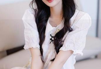 秀人网 – 小肉肉咪兔女郎私房图集，不在家里就有兔兔的陪伴。