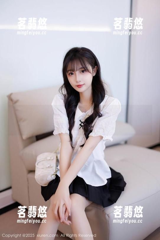 秀人网-小肉肉咪 秀人网 - 小肉肉咪兔女郎私房图集,不在家里就有兔兔的陪伴。
