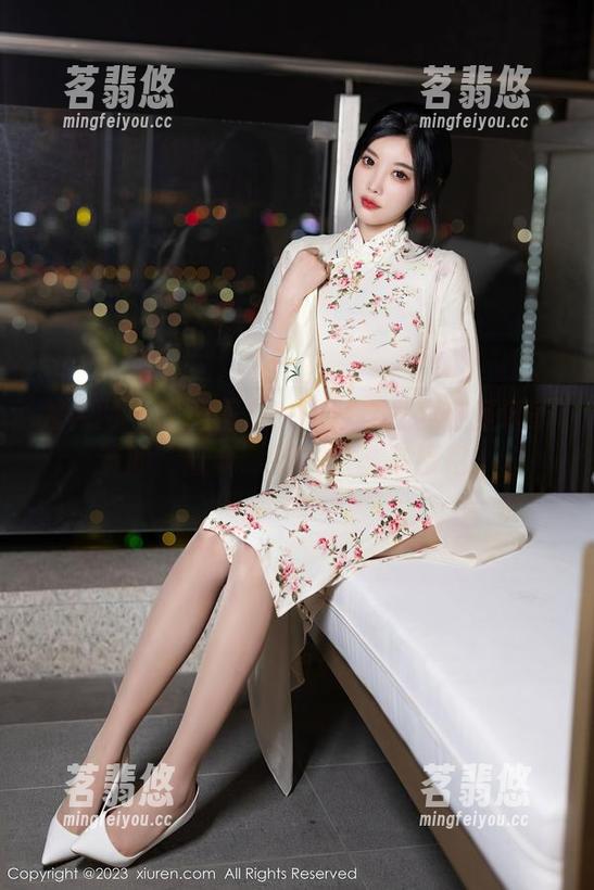 秀人网 - 原图回放！王雅姗是我在圣诞季节的“尬舞”时刻，谁来接招？