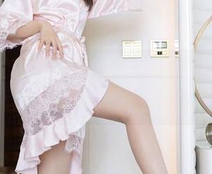 秀人网 – 草莓zz来了——打破沉闷剧情，图包合集里的欢乐一箩筐