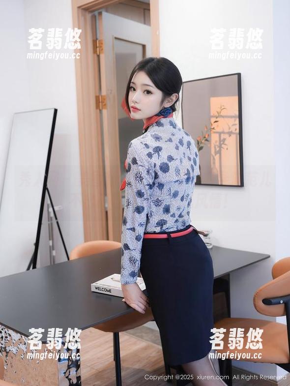 秀人网-陆萱萱 秀人网 - 美图精选:陆萱萱带着导游范儿,不出门也能领略异域风情!