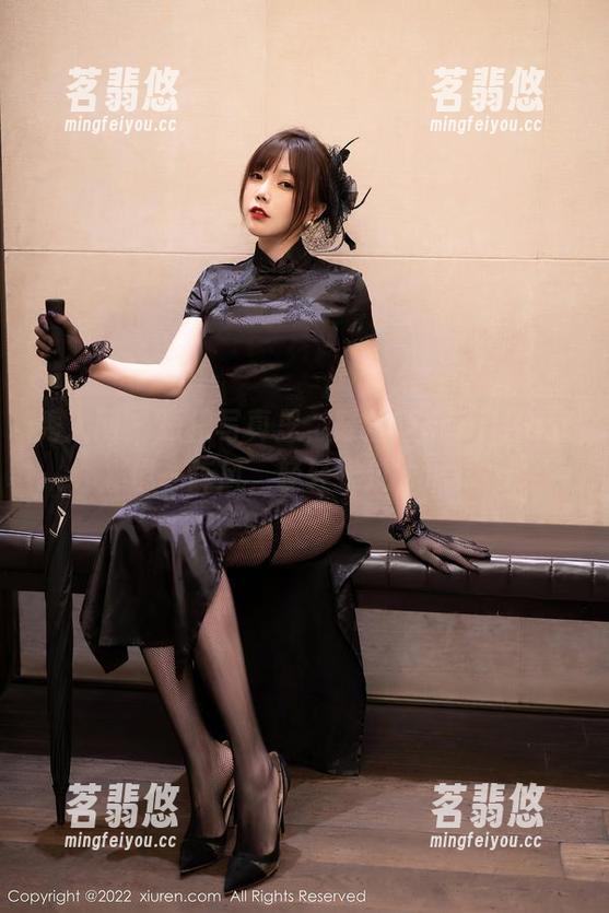 秀人网-陆萱萱cecillia 秀人网 - 短裙写真里,陆萱萱cecillia就像一阵风,轻轻拂过,耶!