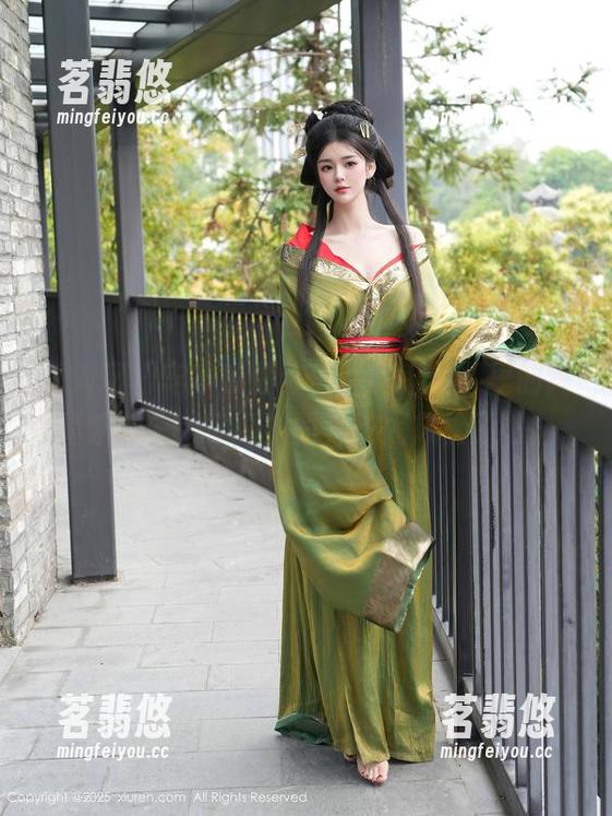 秀人网 - 牢牢锁住你的目光，原图里的陶喜乐_lele穿睡衣的样子太放松了吧。