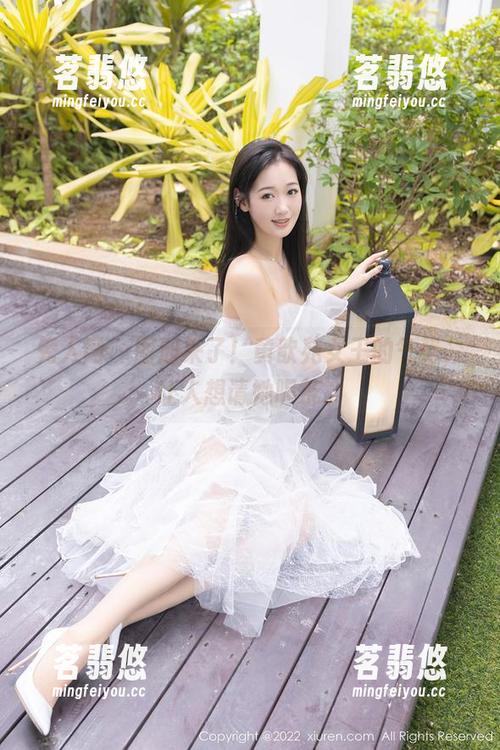 秀人网-黄歆苑 秀人网 - 图册来了!黄歆苑女王的气势,让人想请她喝茶。