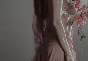 傻乎乎的秋和柯基：为你奉上写真资源，让“酒醉的蝴蝶”带你迷失？