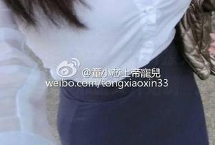 微密圈 – 童小芯的黑丝照片撩人心弦，原图下我小心脏又开始蹦跶！