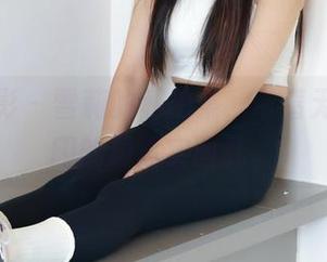 绮梦摄影 – 雪莉的私拍集，带着无修无水印的最真实面孔。