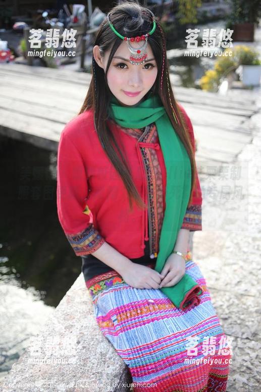 美媛馆-Ellie艾栗栗 美媛馆 - 想要校园气息?Ellie艾栗栗制服套图更新,附赠“车站猝死”的专属风格。