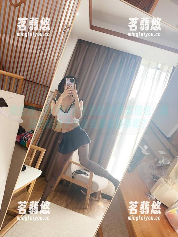 胜利的小生活 微密圈 - 胜利的小生活的JK全套图包:我猜她的袜子应该也很会撒娇吧?