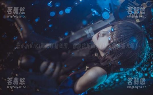 蓝小沂KiKi那张红裙美图，你能抗拒吗？(让人想多看几眼)