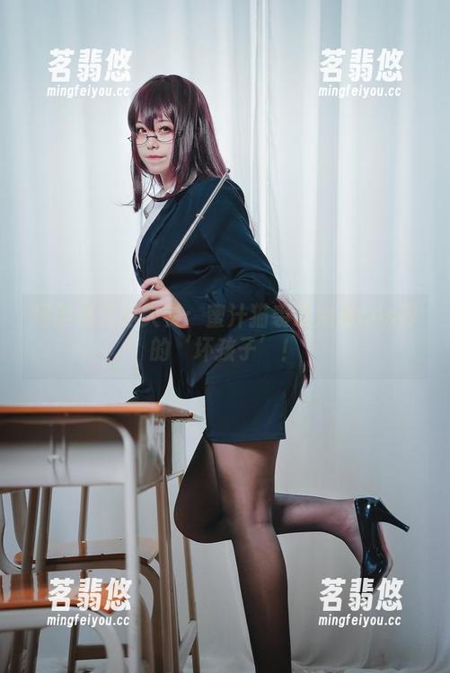 坏学妹自拍大赛：蜜汁猫裘说她是cos界的‘坏孩子’！