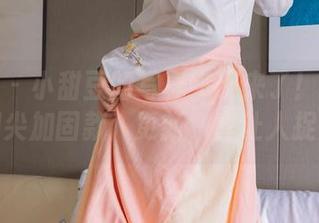 袜啵啵 – 小甜豆的写真终于来了！短肉丝（脚尖加固款）更新，真让人捉急！