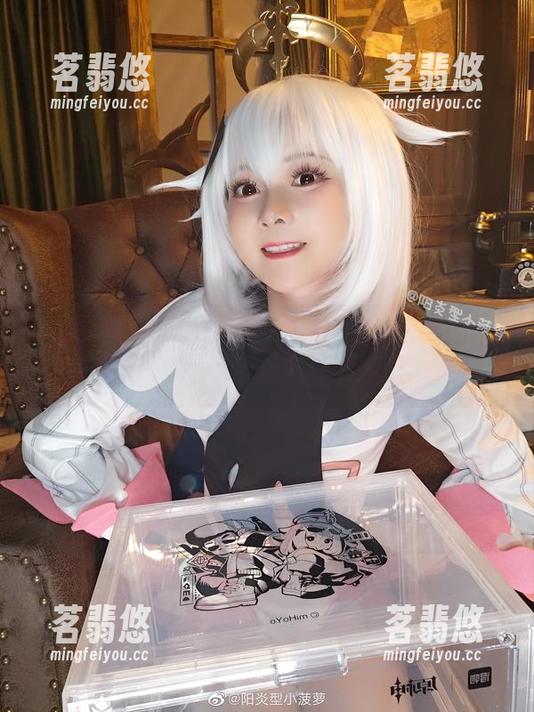 阳炎型小菠萝 当禁闭者遇上莓丝:阳炎型小菠萝的高清图集,奇怪的化学反应让人捉摸不透。