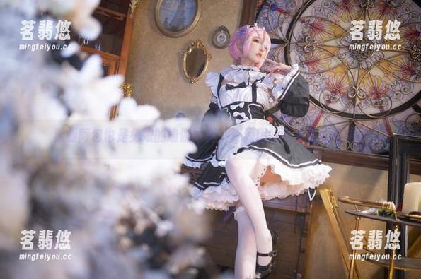 看看阿包也是兔娘的瑜伽写真，资源用的可真让人尴尬。