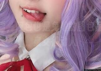 深入观看，阿包也是兔娘的图包品味独特，皇女很动人