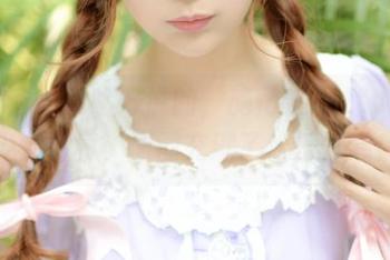青豆客 – 没啥好说的，施忆佳Kitty酱的少女写真，原图充满了欢乐气息！