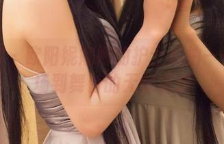 青豆客 – 欧阳妮娜娜的护士私拍——从职场到舞台的无缝切换