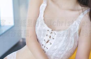 青豆客 – 壁纸里的黄可christine：圣诞怒刷存在感，真能把雪都融化吗？